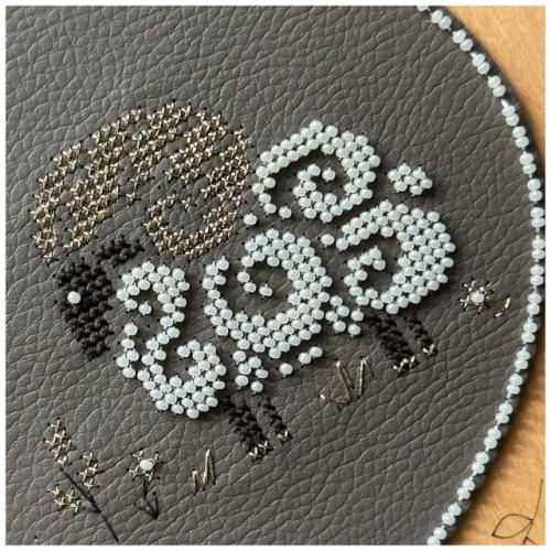 Прекрасная идея для летнего вышивального процесса! 2. 03