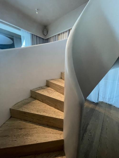 Мы переходим на петроградскую сторону: всем известная петропавловская крепость на заячьем острове, дата закладки которой 27. 08