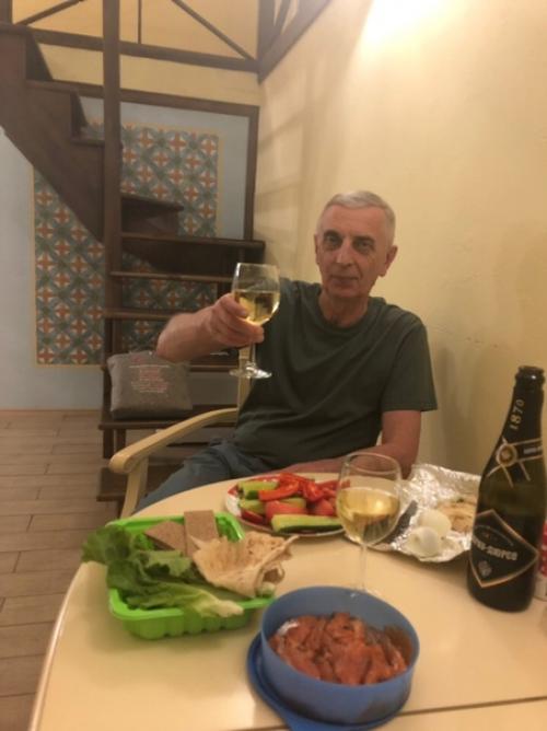 Отпускначался.  Город остров, гостиница остров - парк. 04