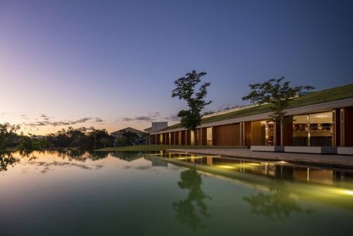 Проект жилого дома от архитекторов Studio Mk27 в Бразилии.