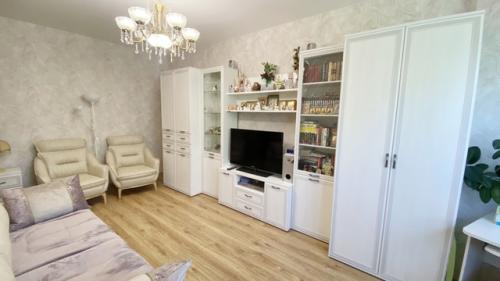 Гостиная - место, где вы встречаете гостей и проводите уютные вечера в кругу семьи. 02