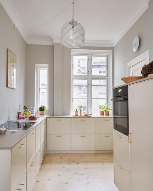 Мария и ее муж мечтали о дорогой кухне, но сами придумали более бюджетное решение с помощью Ikea. 08