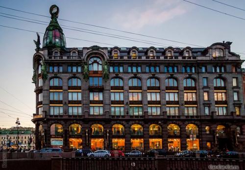 Петербургские дома с именами.

