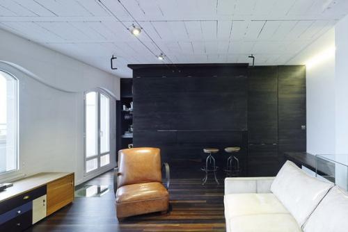 Архитектурное бюро Ameneiros Rey HH Arquitectos представило двухуровневые апартаменты с рабочей студией в городе Ла- эстрада, Испания. 01