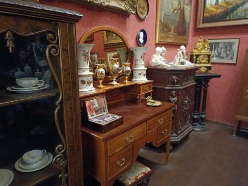 Дом с горгульей-это самый необычный музей города, квартира - галерея с предметами быта и интерьера жителей восточной пруссии. 03