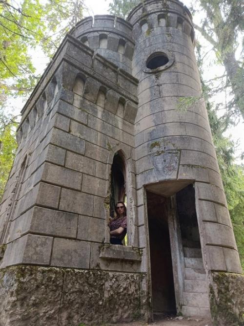 Усадьба Заветное - маленький Версаль - продолжение - от ворот вглубь леса ведет дорога. 05