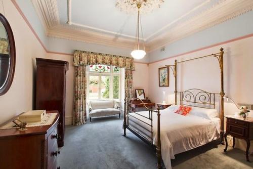 Австралия сохранила богатое наследие прекрасной эпохи - дома в стиле модерн, в которых можно обнаружить подлинные интерьеры. 05