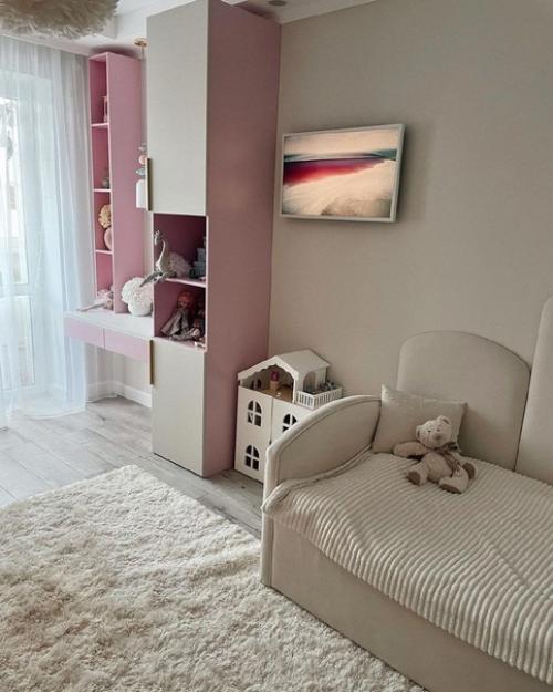 Завершили ремонт в детской комнате. 03