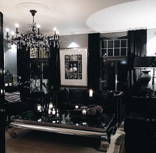 - s.  Интерьер квартиры в стиле сантанико пандемониум. 02