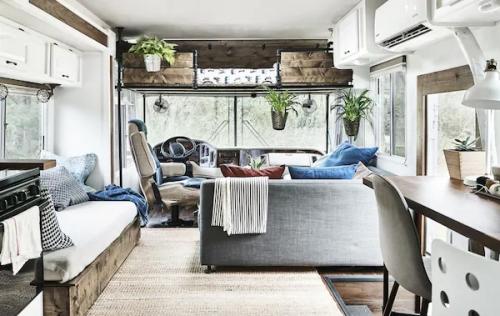 Дом на колесах - это настоящая мечта для тех людей, которые любят путешествовать. 02