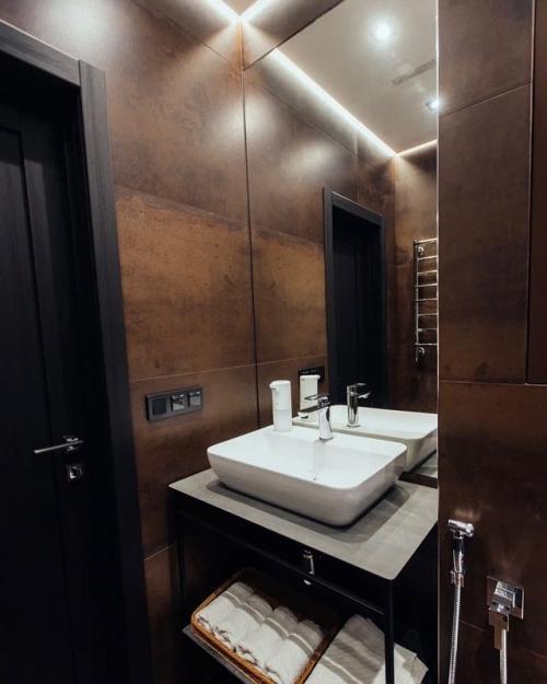 Подсветка в потолке в ванной - не просто красиво, но и удобно. 02