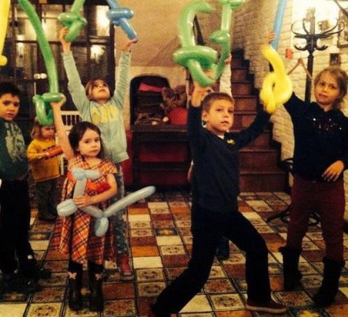 8 ресторанов Москвы, в которых аниматоры будут развлекать вашего ребенка, а вы будете отдыхать от городской суеты. 03