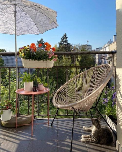 Просторная кухня - гостиная с открытым балконом. 08