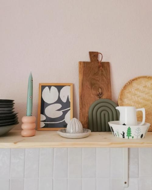 Яркие краски в интерьере уютного скандинавского дома. 08