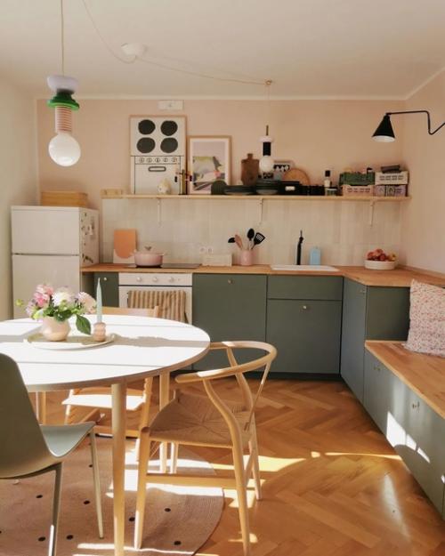 Яркие краски в интерьере уютного скандинавского дома. 02