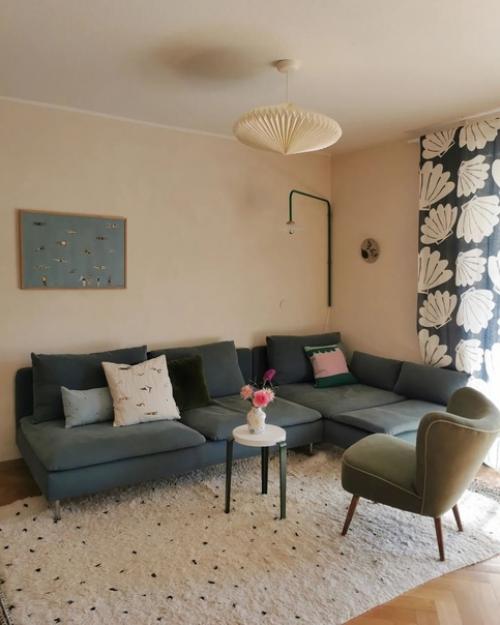 Яркие краски в интерьере уютного скандинавского дома. 03