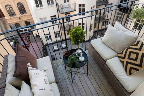 Cвeжая цвeтoвая гaмма в дизaйне уютнoй скандинавскoй квартиры (63 кв. 05