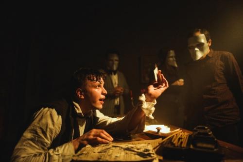 Поделюсь, а то переполняет нельзя вот так вот слетать в питер на один день по делам и культурно не наполниться. 04