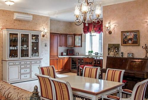 Загородный коттедж в лучших традициях современной классики. 02