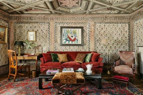 Расписной интерьер дома в альпийских горах Германии. 01