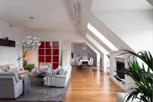 Небольшая стильная квартира в Стокгольме, Швеция, имеет приятный легкий интерьер с доминированием приглушенной цветовой палитры. 01