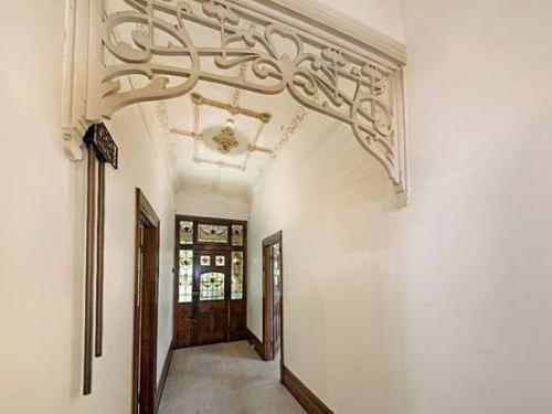 Австралия сохранила богатое наследие прекрасной эпохи - дома в стиле модерн, в которых можно обнаружить подлинные интерьеры. 03