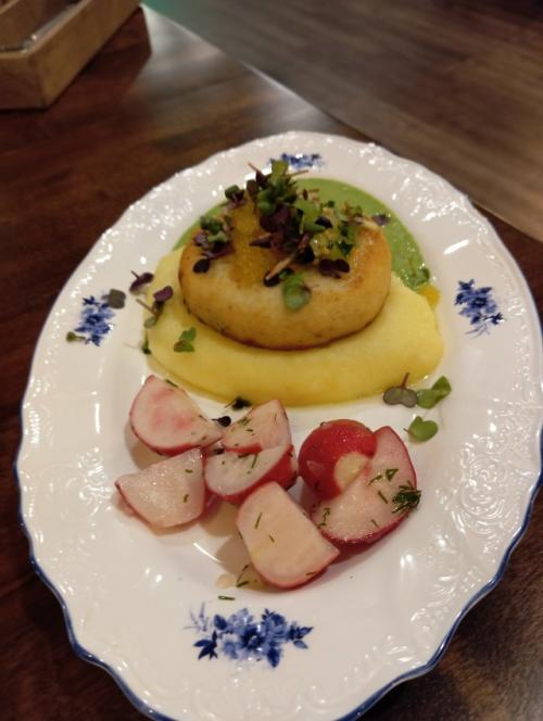 В пятницу 15 августа побывали в относительно недавно открывшихся Поселенцах. 01