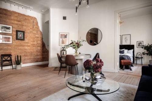 Интерьер кухни/гостиной + прихожей в историческом фонде старого города. 04