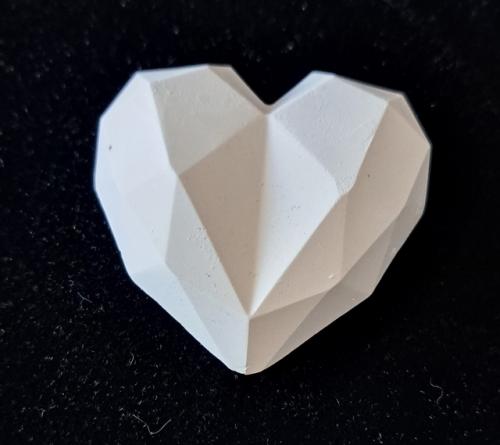 В продолжение темы аромокамней, хочу поделиться ещё одним вариантом, стильно и лаконично будет выглядеть в любом интерьере. 01