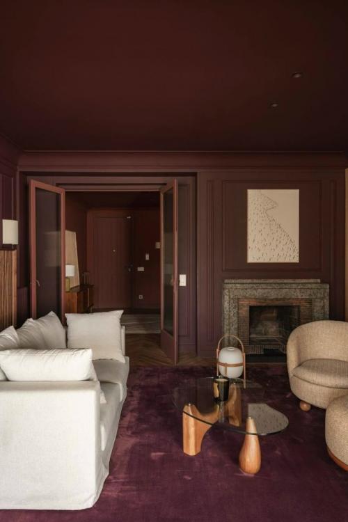 Атмосфера марсала.  Глубокий оттенок марсала интерьер особенным и наполненным теплом делает. 06