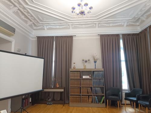 Мирмоимиглазами счастьевмелочах. Когда мы в Енисейске поехали в краеведческий музей, то припарковали авто во дворе напротив. 03