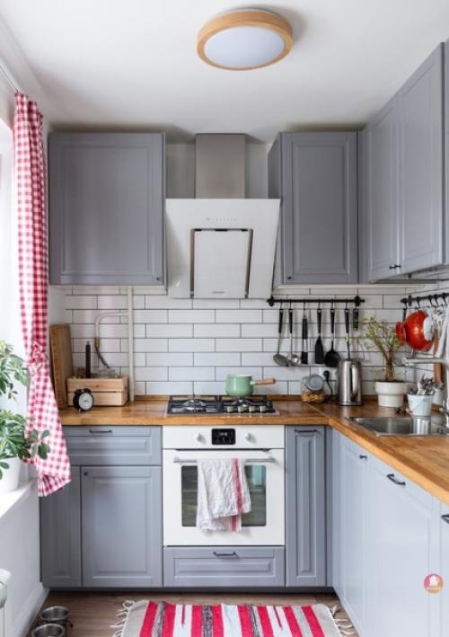 Современный скандинавский стиль в интерьере кухни, объединенной с гостиной. 01