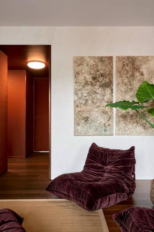 Атмосфера марсала.  Глубокий оттенок марсала интерьер особенным и наполненным теплом делает. 08