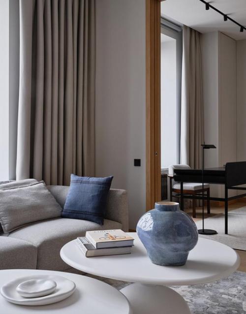 Эту столичную квартиру с анфиладной планировкой оформили Анастасия Рыкова и Виталий Мартынов из дизайн - бюро Special Style. 01