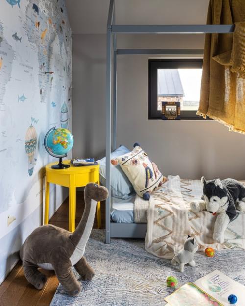 Этот проект большого дома для молодой семьи с ребенком создавался. 07