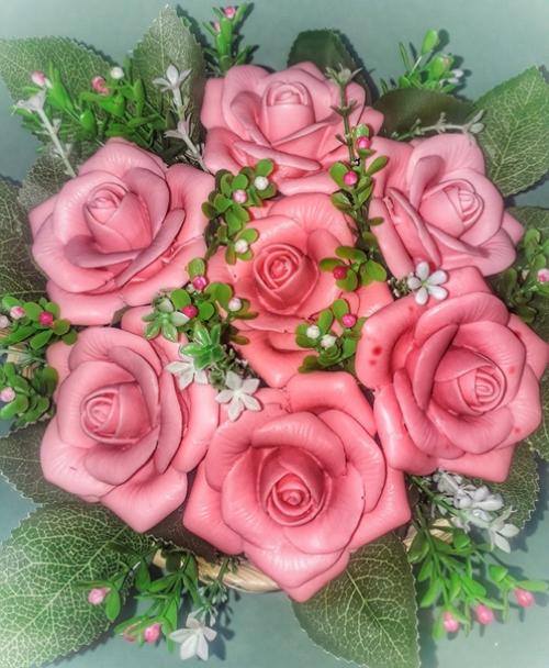 Ароматный букет цветов в коробке, корзинке или кашпо - прекрасный подарок на любое торжество. 01