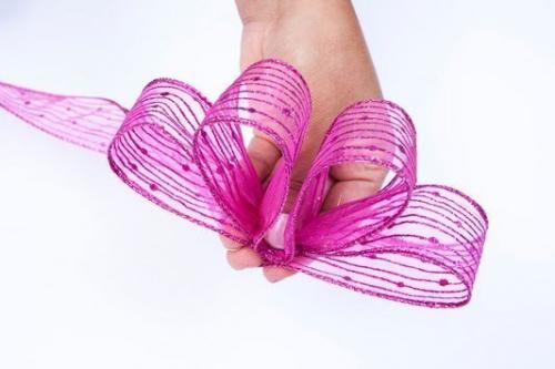 Как красиво завязать бант для подарка? 04