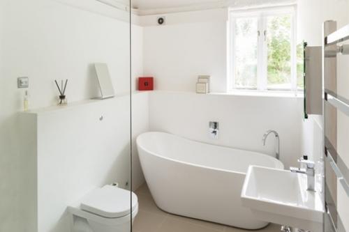 Когда-то амбары использовались исключительно для скота и хранения вещей, но в конце XX века их начали массово перестраивать под жилые дома. 08