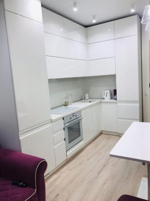 Родители подарили дочери - студентке квартиру. 02