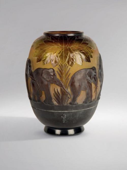 Ар - нуво!   Эмиль галле (1846-1904) впервые представил свои работы широкой публике на парижской всемирной выставке 1878 года. 07