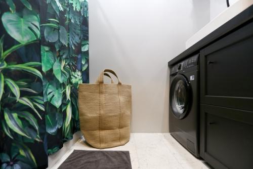 Как удачно подобрана шторка в ванную. 03