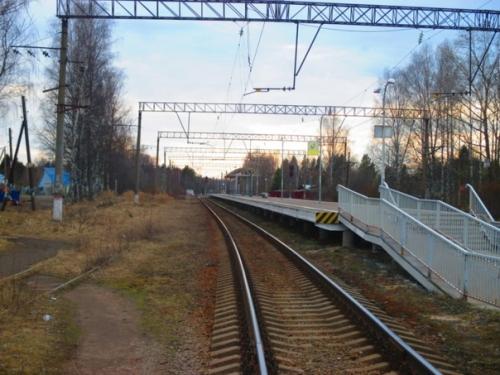 Домик - вагон в маленьком поселке. 02