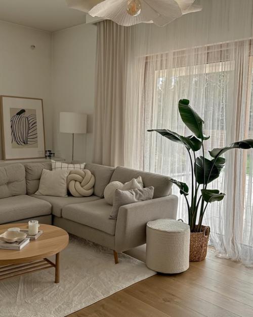 Этот современный стильный дом можно описать как простое и эстетичное пространство, где главными чертами являются спокойствие и естественность. 03