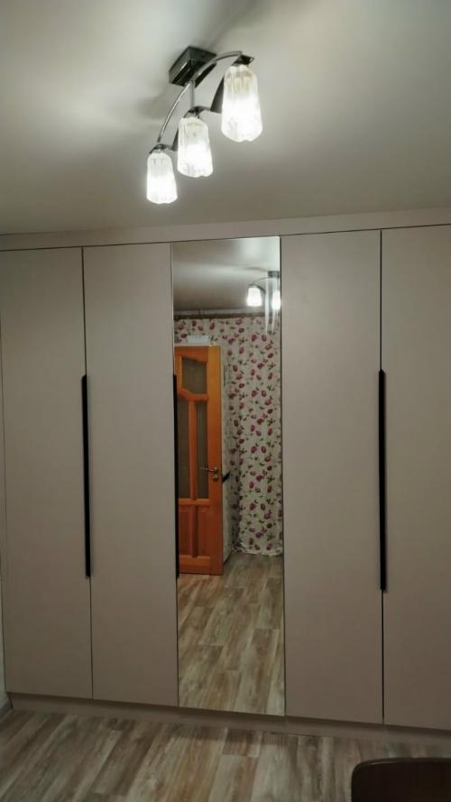 Идеальный распашной шкаф для Алёны - сочетание красоты и функциональности! Идеальный распашной шкаф для Алёны - сочетание красоты и функциональности!