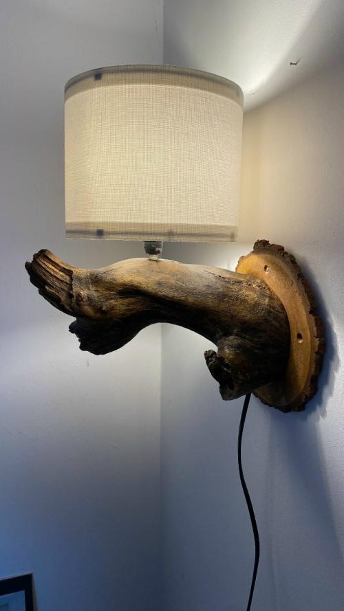 Морской бриз, шепот волн и теплый песок под ногами - вот ассоциации, которые возникают при взгляде на светильники из Driftwood. 03