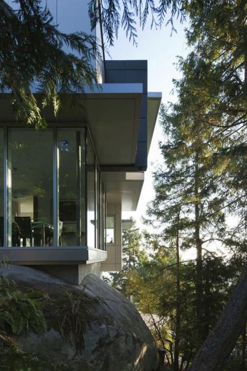 Трехэтажный особняк в Ванкувере от Dgbk Architects. 03