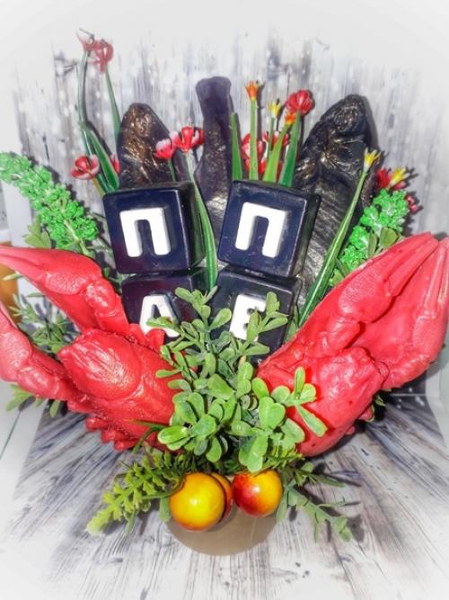 Ароматный букет цветов в коробке, корзинке или кашпо - прекрасный подарок на любое торжество. 07