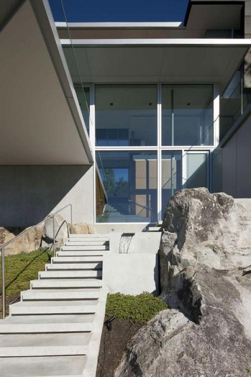 Трехэтажный особняк в Ванкувере от Dgbk Architects. 04