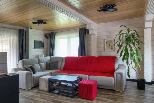 Покажем вам интерьеры дома из выпуска Свой дом без Ошибок: Youtu. 01