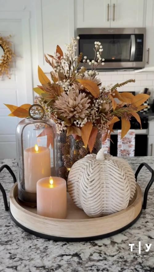 Осенний декор приносит в дом тепло золотых листьев и уютные нотки природы.